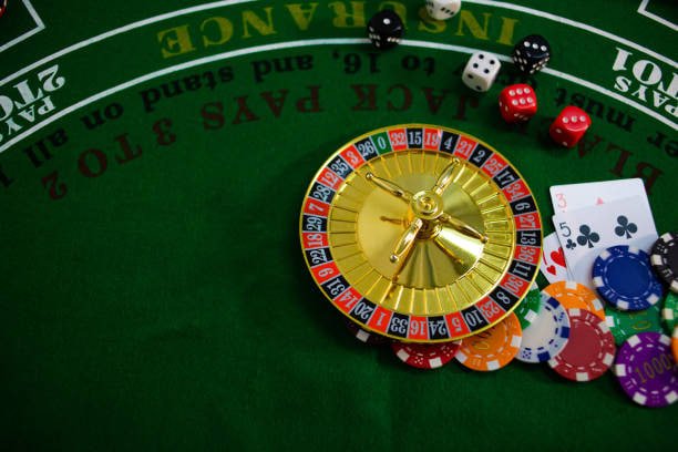 Antarmuka aplikasi itupoker yang menampilkan berbagai kategori permainan dan metode pembayaran